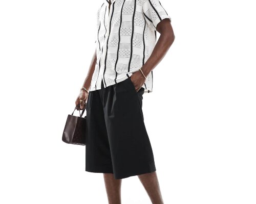 Jack & Jones pleated shorts in black JACK & JONES